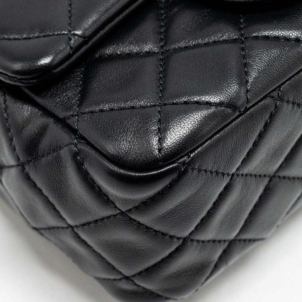 chanel-pearl-crush-mini-square-flap-bag-lambskin-black-ghwmicrochip-1