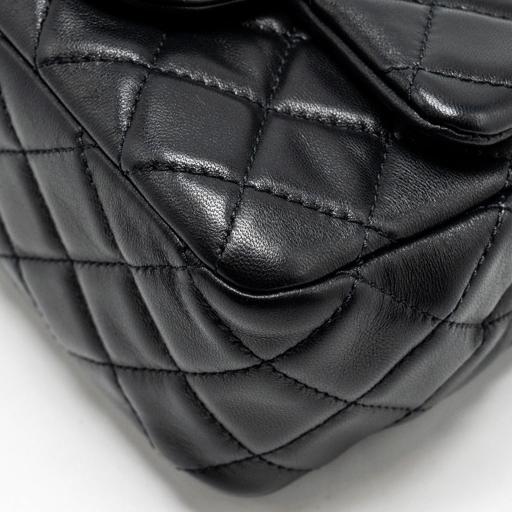 chanel-pearl-crush-mini-square-flap-bag-lambskin-black-ghwmicrochip-1