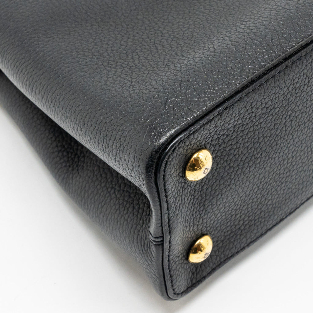 louis-vuitton-capucines-mm-calfskin-black-ghw