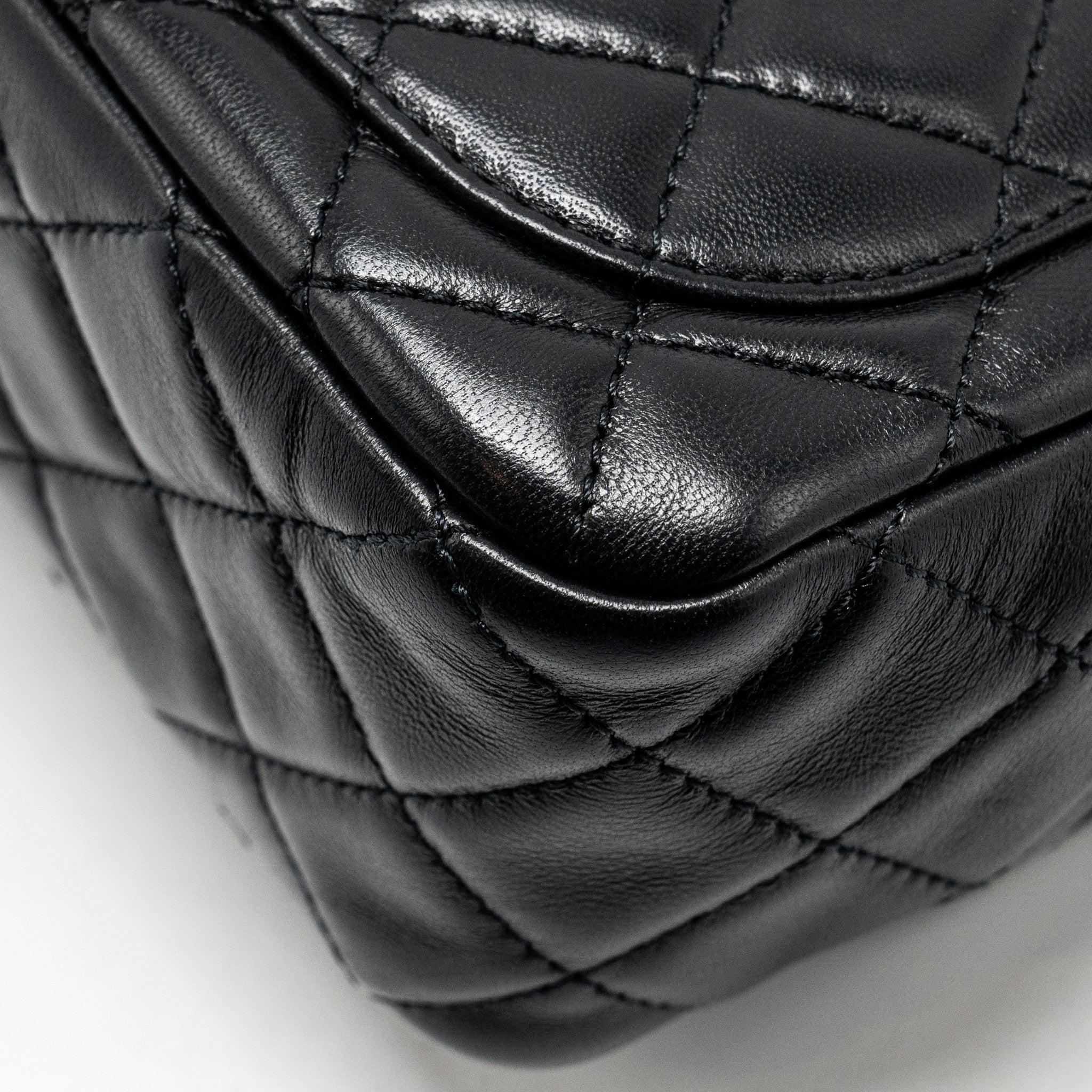 chanel-pearl-crush-mini-square-flap-bag-lambskin-black-ghwmicrochip-1