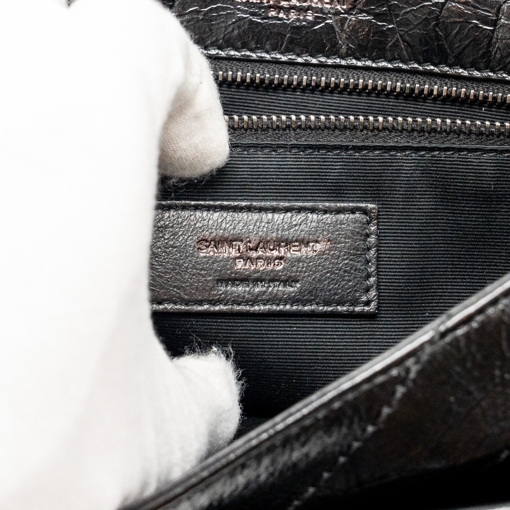 saint-laurent-ysl-medium-niki-bag-vintage-calfskin-black-shw