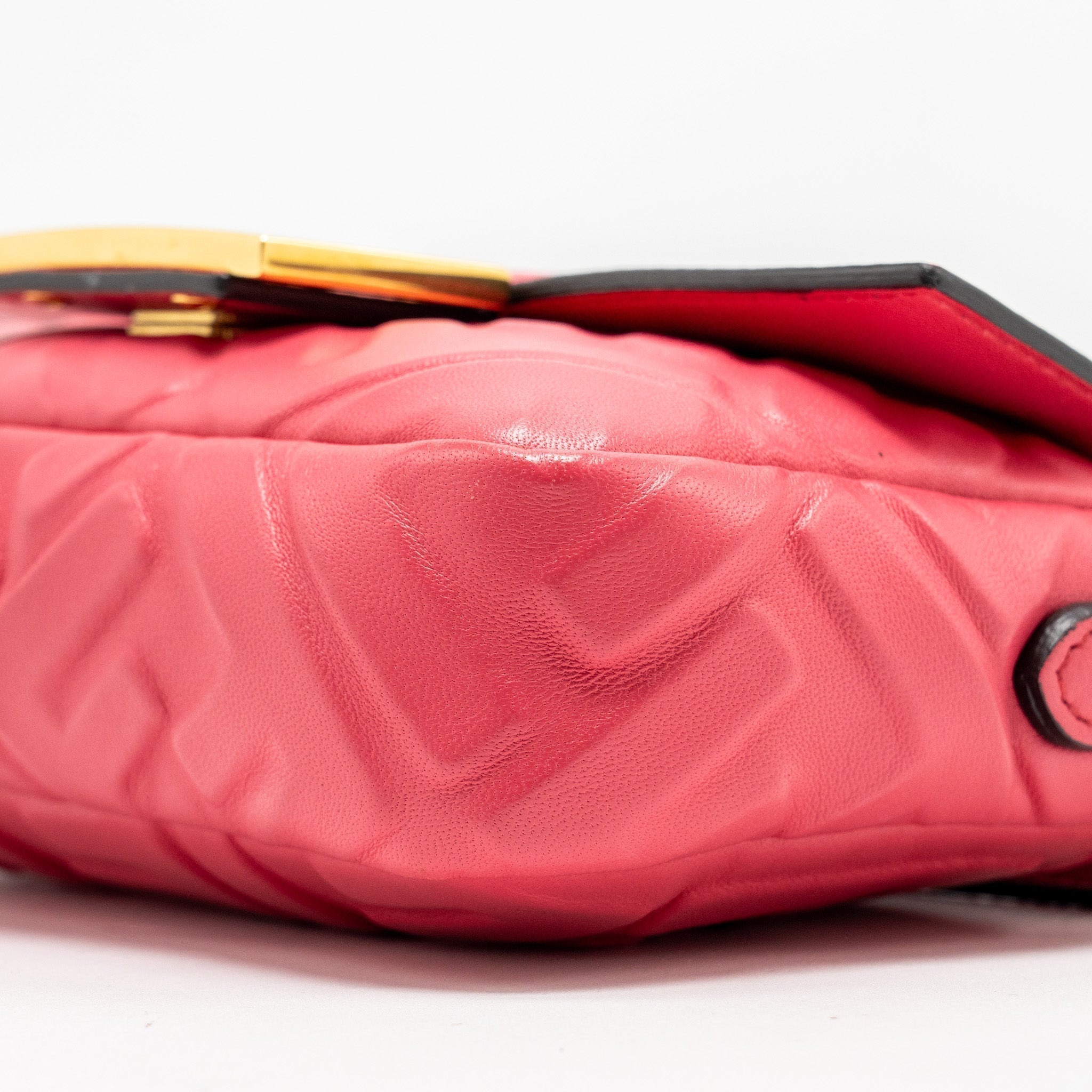fendi-mini-baguette-bag-nappa-lambskin-pink-ghw