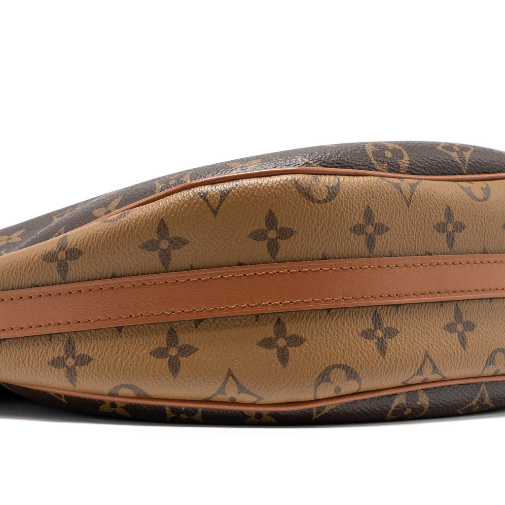 louis-vuitton-loop-hobo-bag-monogram-canvas-ghw