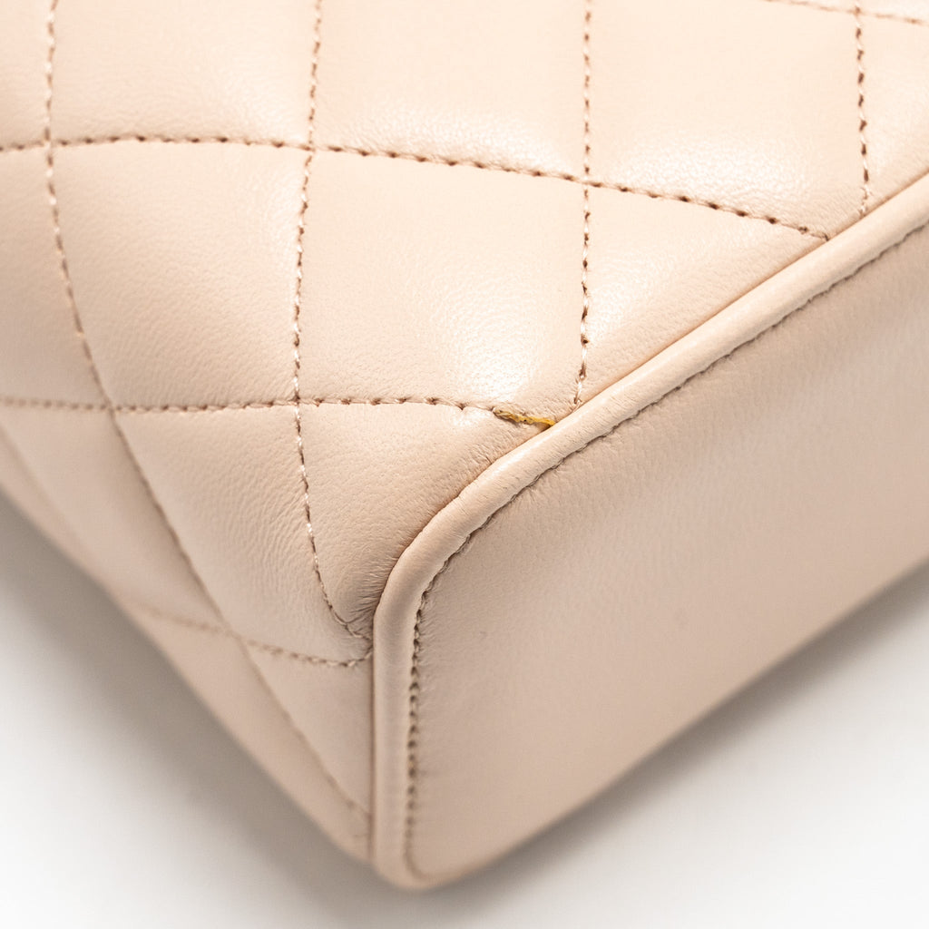 chanel-pearl-crush-mini-vanity-with-chain-lambskin-light-pink-ghw-1