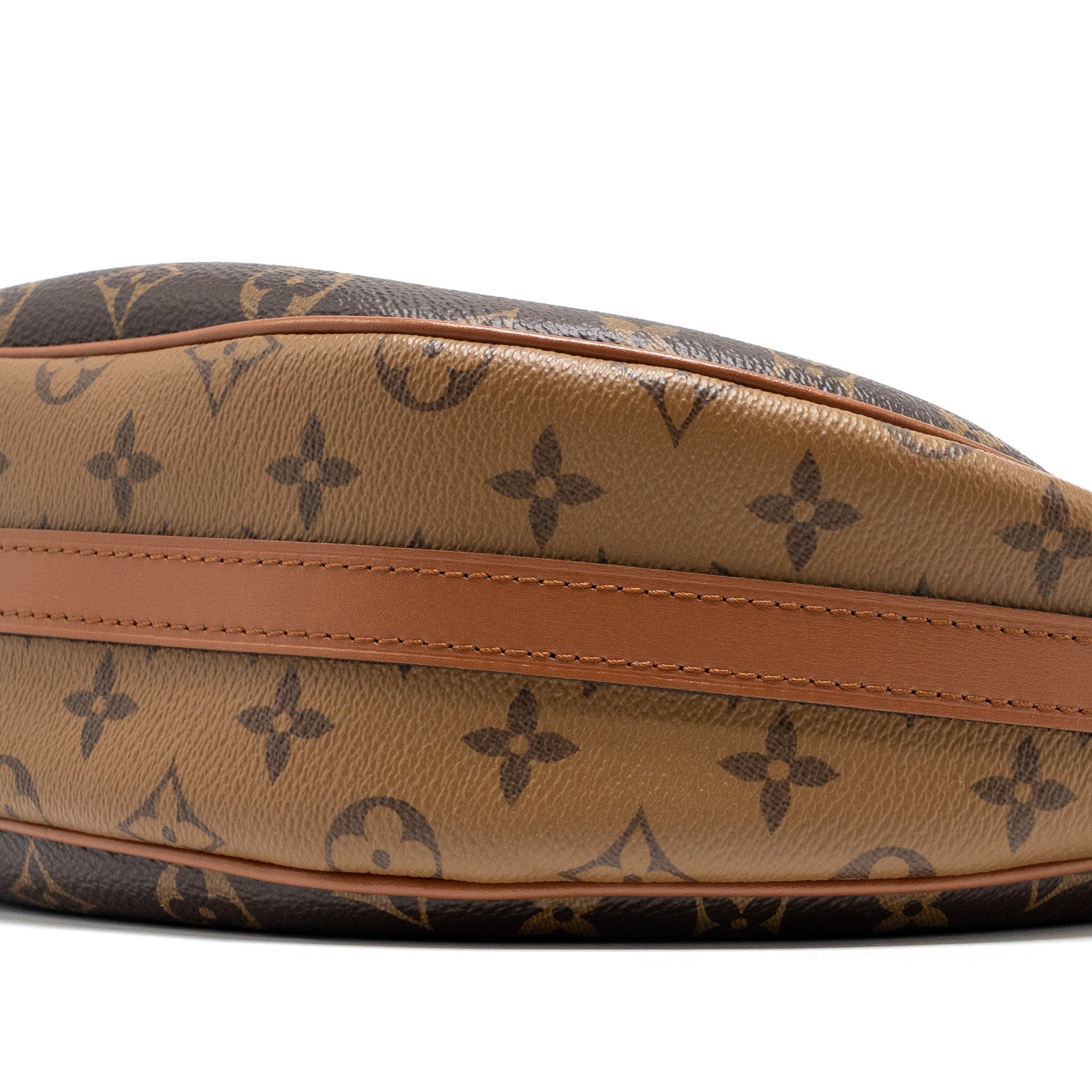 louis-vuitton-loop-hobo-bag-monogram-canvas-ghw