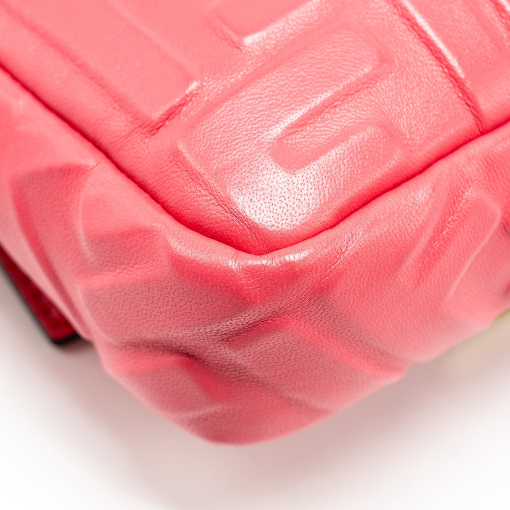 fendi-mini-baguette-bag-nappa-lambskin-pink-ghw