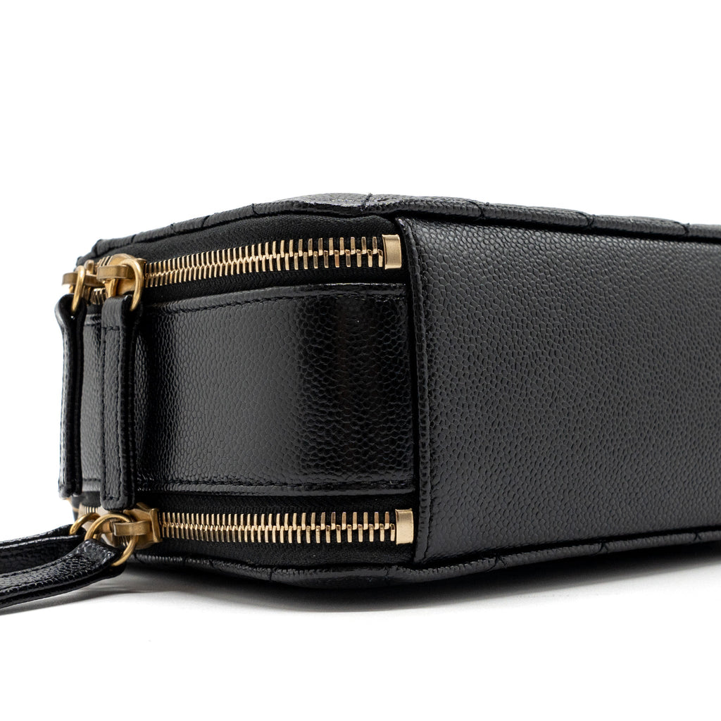 chanel-letter-top-handle-small-vanity-case-caviar-black-brushed-ghwmicrochip