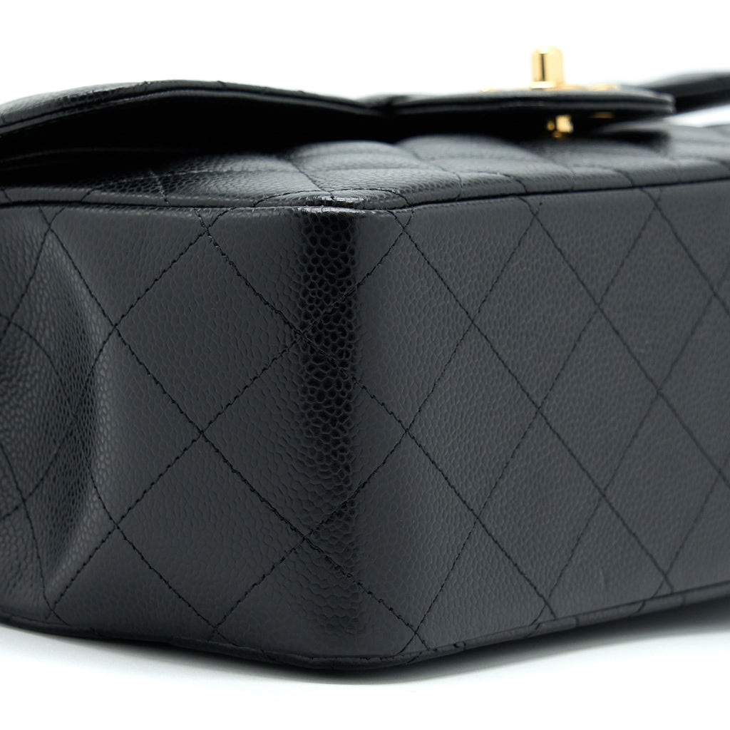 chanel-jumbo-classic-flap-bag-caviar-black-ghw