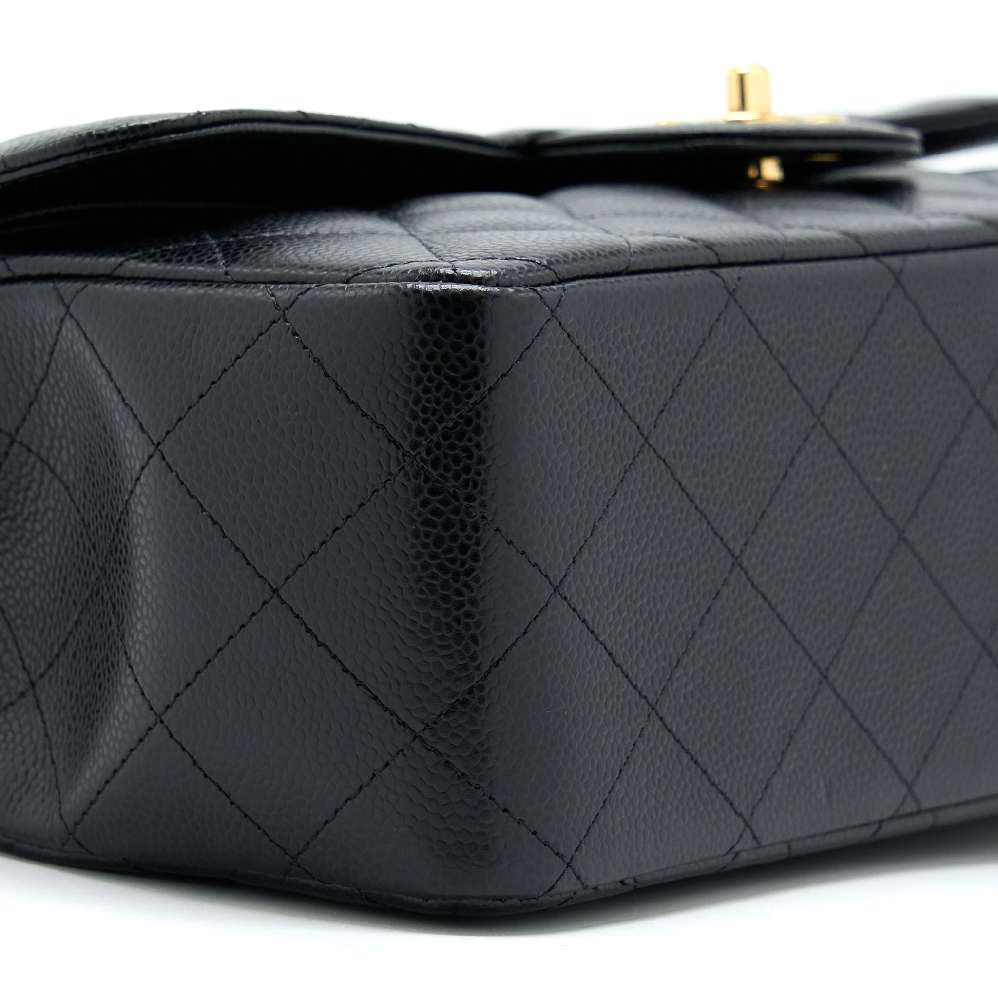 chanel-jumbo-classic-flap-bag-caviar-black-ghw