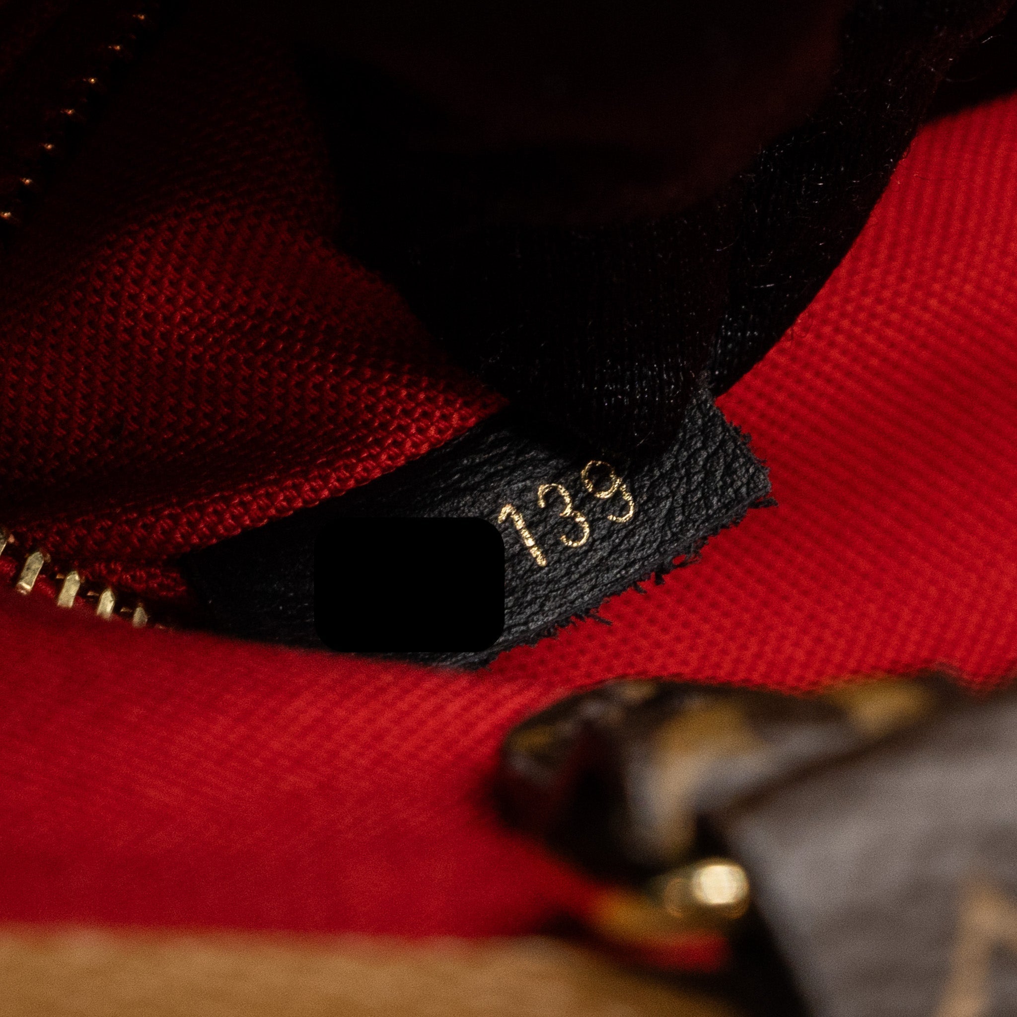 louis-vuitton-onthego-mm-monogram-canvas-ghw