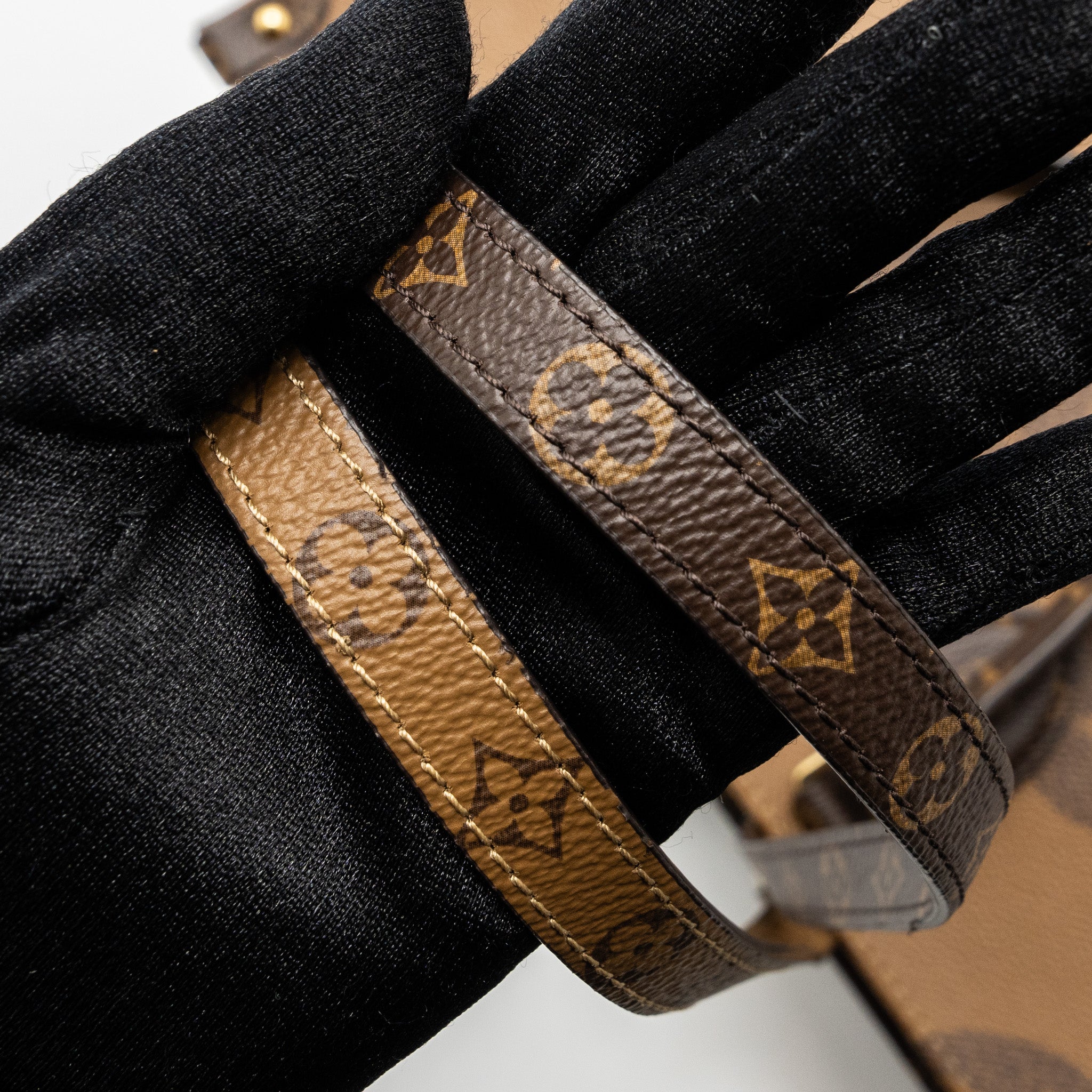 louis-vuitton-onthego-mm-monogram-canvas-ghw