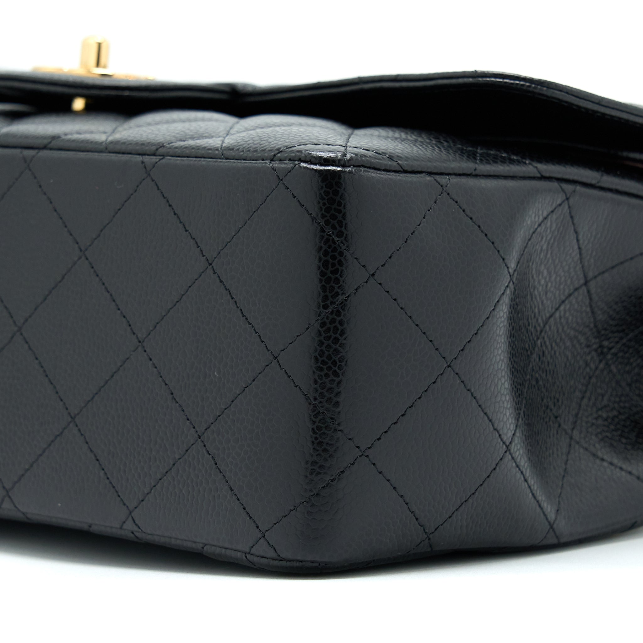 chanel-jumbo-classic-flap-bag-caviar-black-ghw