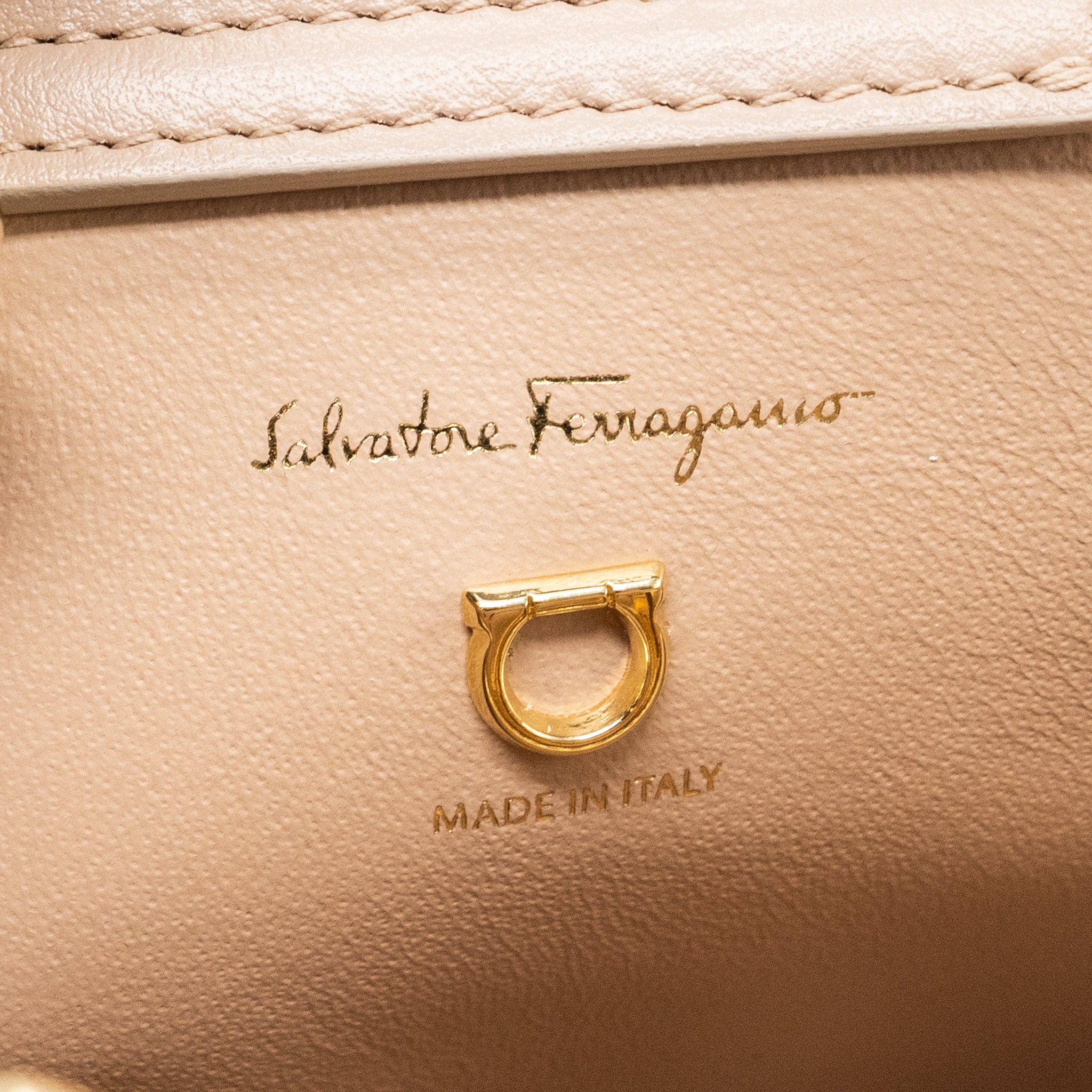 ferragamo-gancini-quilted-leather-tote-bag-calfskin-beige-lghw