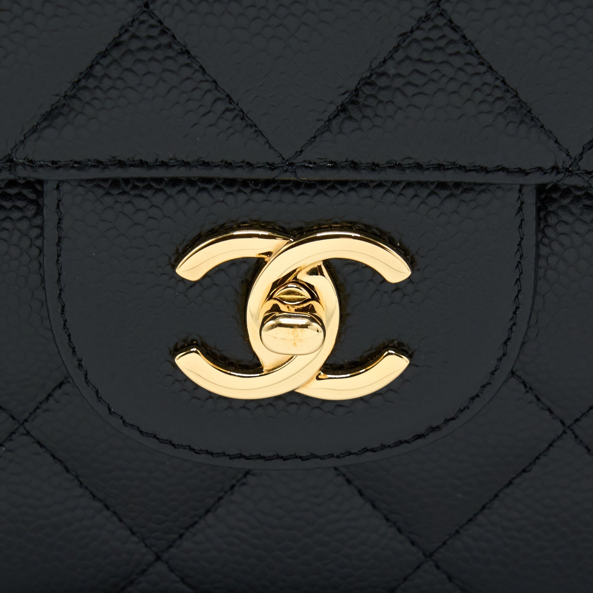 chanel-jumbo-classic-flap-bag-caviar-black-ghw