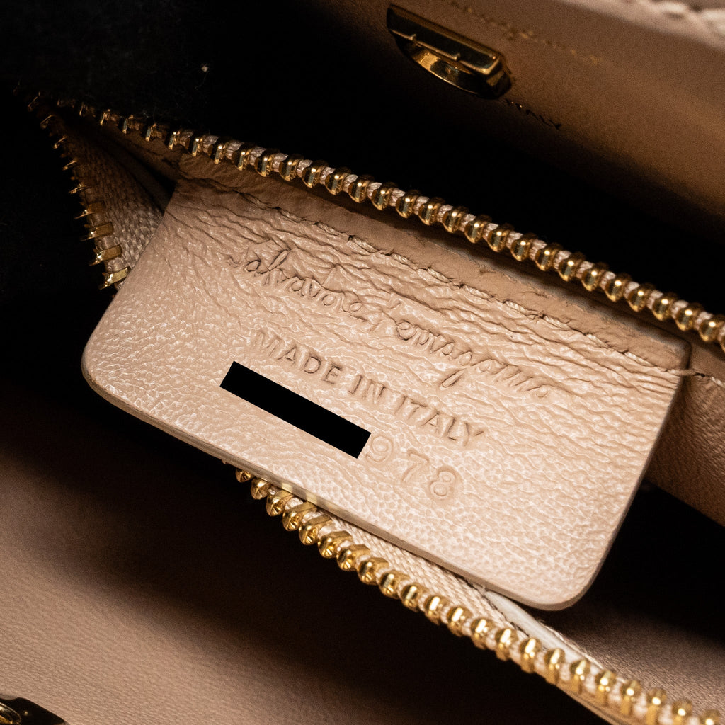 ferragamo-gancini-quilted-leather-tote-bag-calfskin-beige-lghw