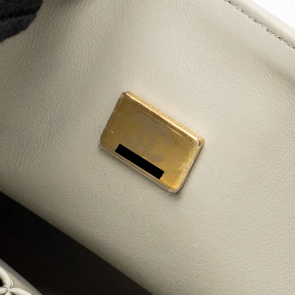 chanel-medium-classic-double-flap-bag-lambskin-light-grey-lghw-microchip-copy-1