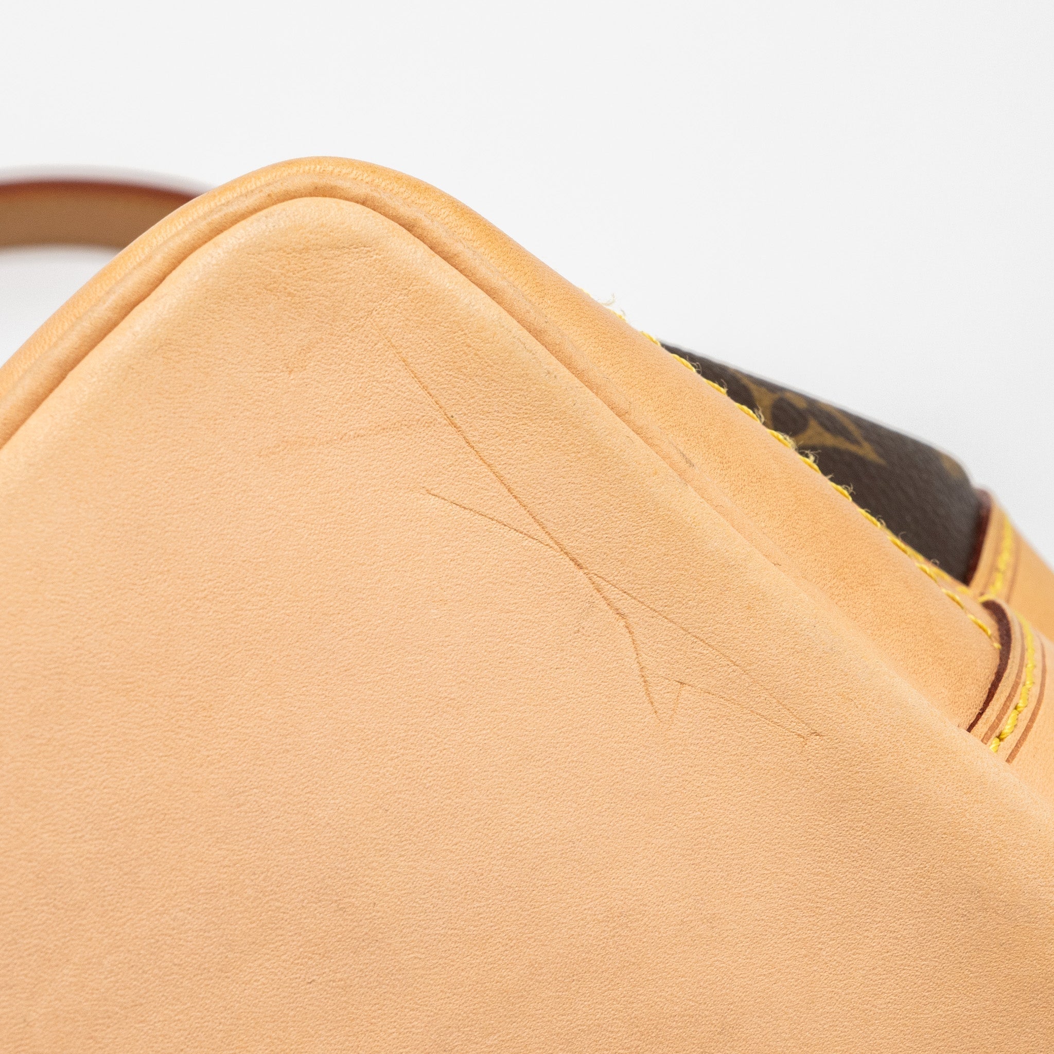 louis-vuitton-noe-bucket-bag-monogram-canvas-ghw