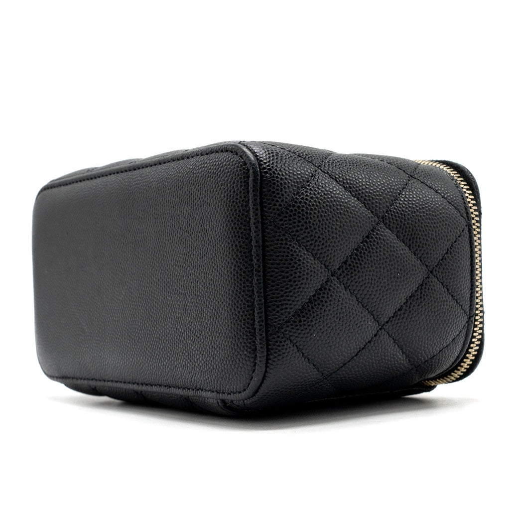 chanel-long-vanity-case-caviar-black-lghw-1