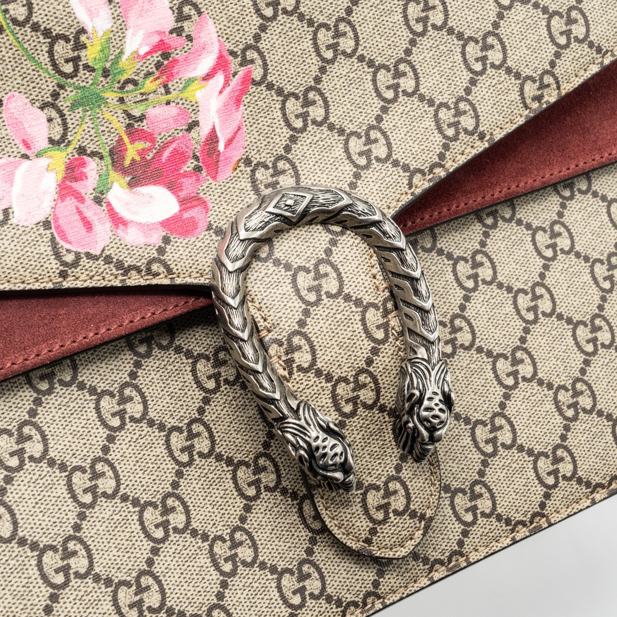 gucci-dionysus-shoulder-bag-flower-printed-gg-supreme-canvas-shw-1