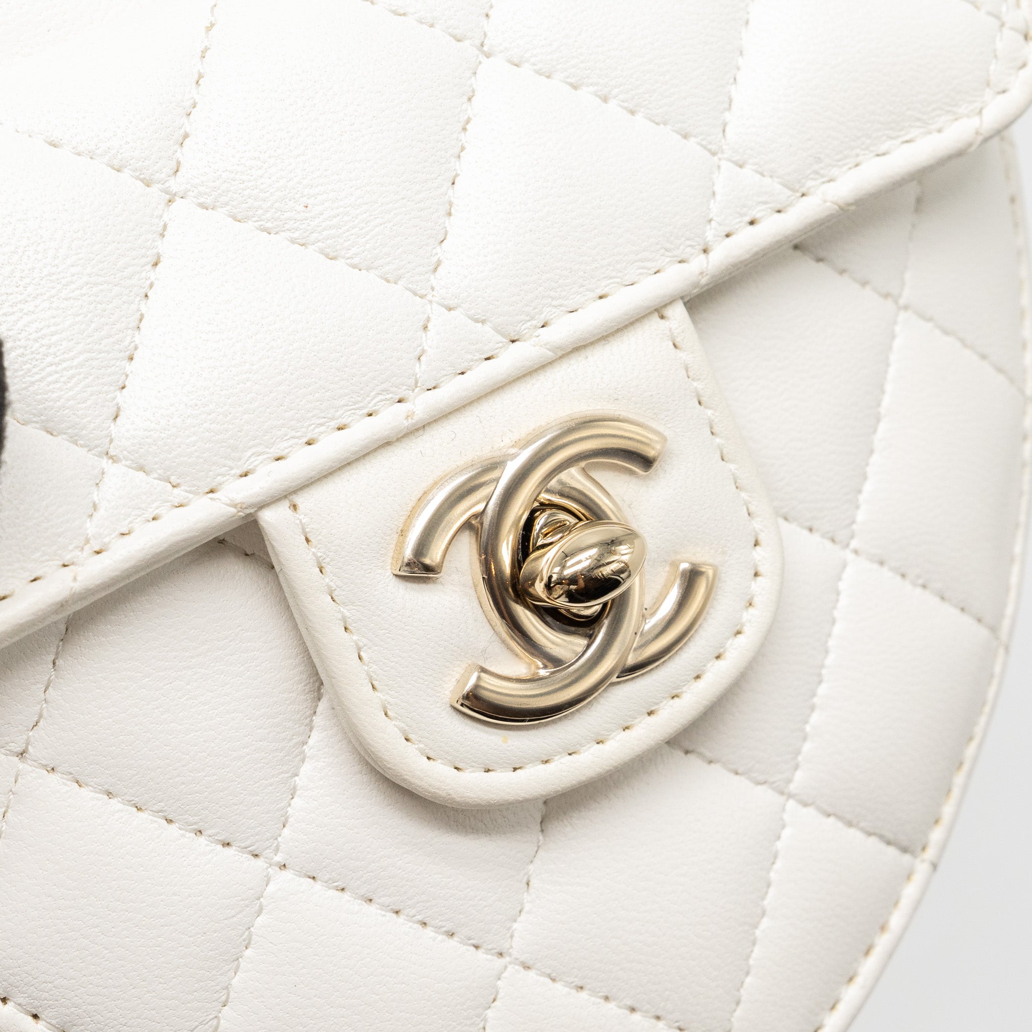 chanel-22s-small-heart-bag-lambskin-white-lghw-2