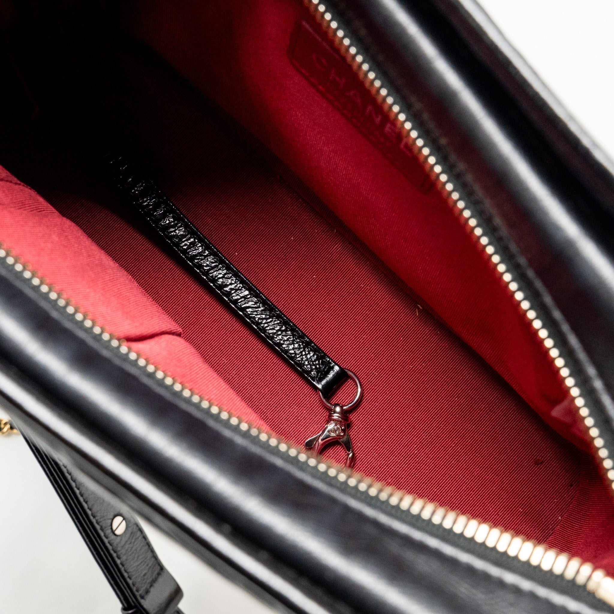 chanel-new-medium-gabrielle-hobo-bag-calfskin-black-multicolour-hardware