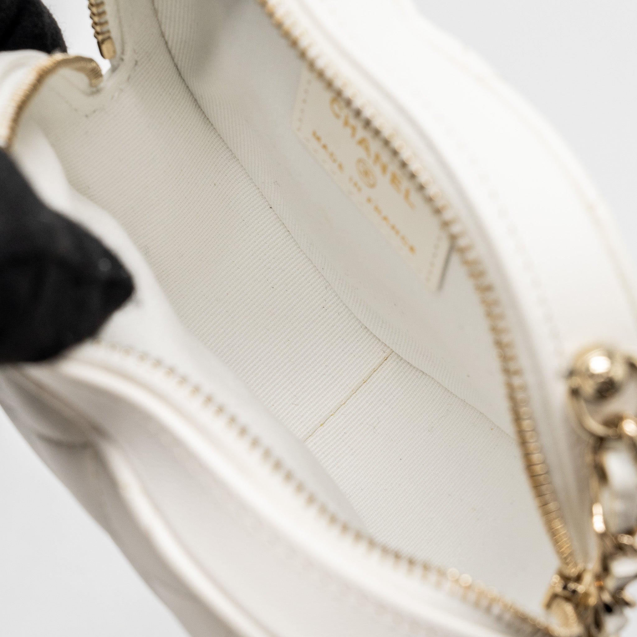 chanel-22s-small-heart-bag-lambskin-white-lghw-2