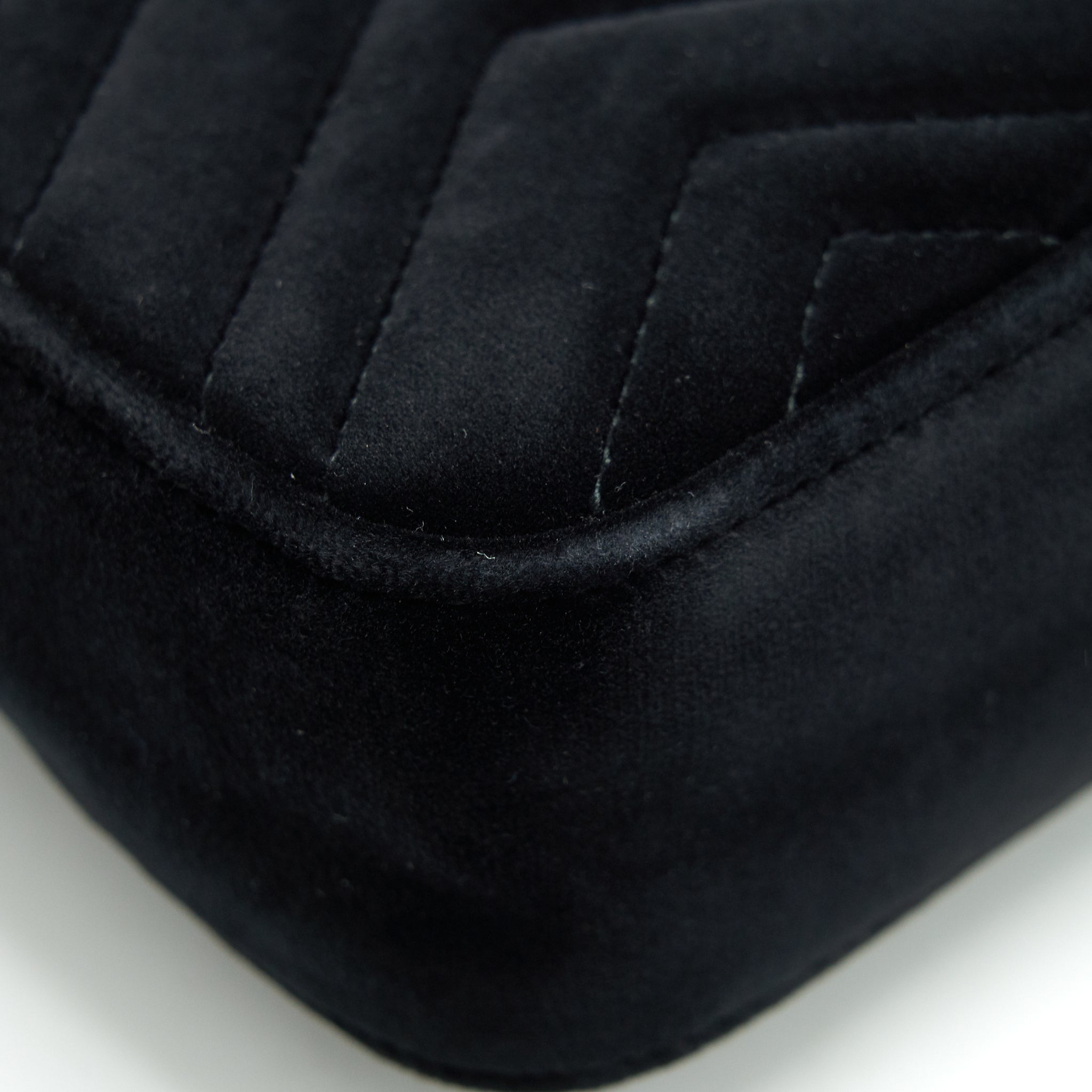 gucci-mini-marmont-velvet-ban-black-ghw
