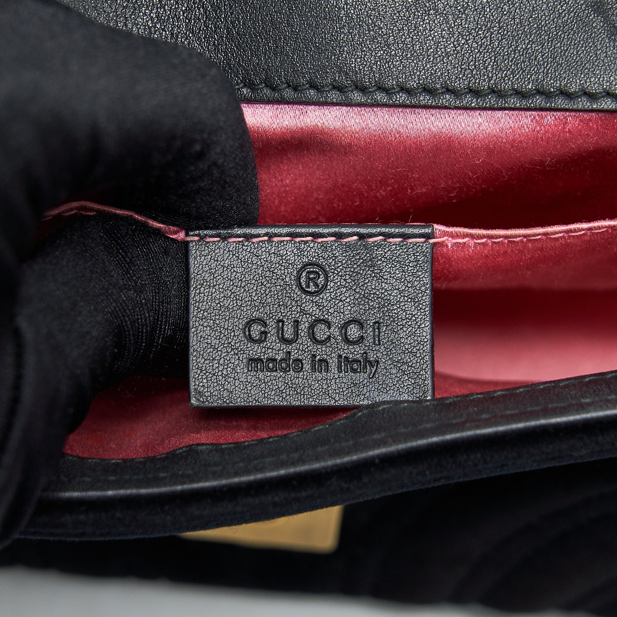 gucci-mini-marmont-velvet-ban-black-ghw