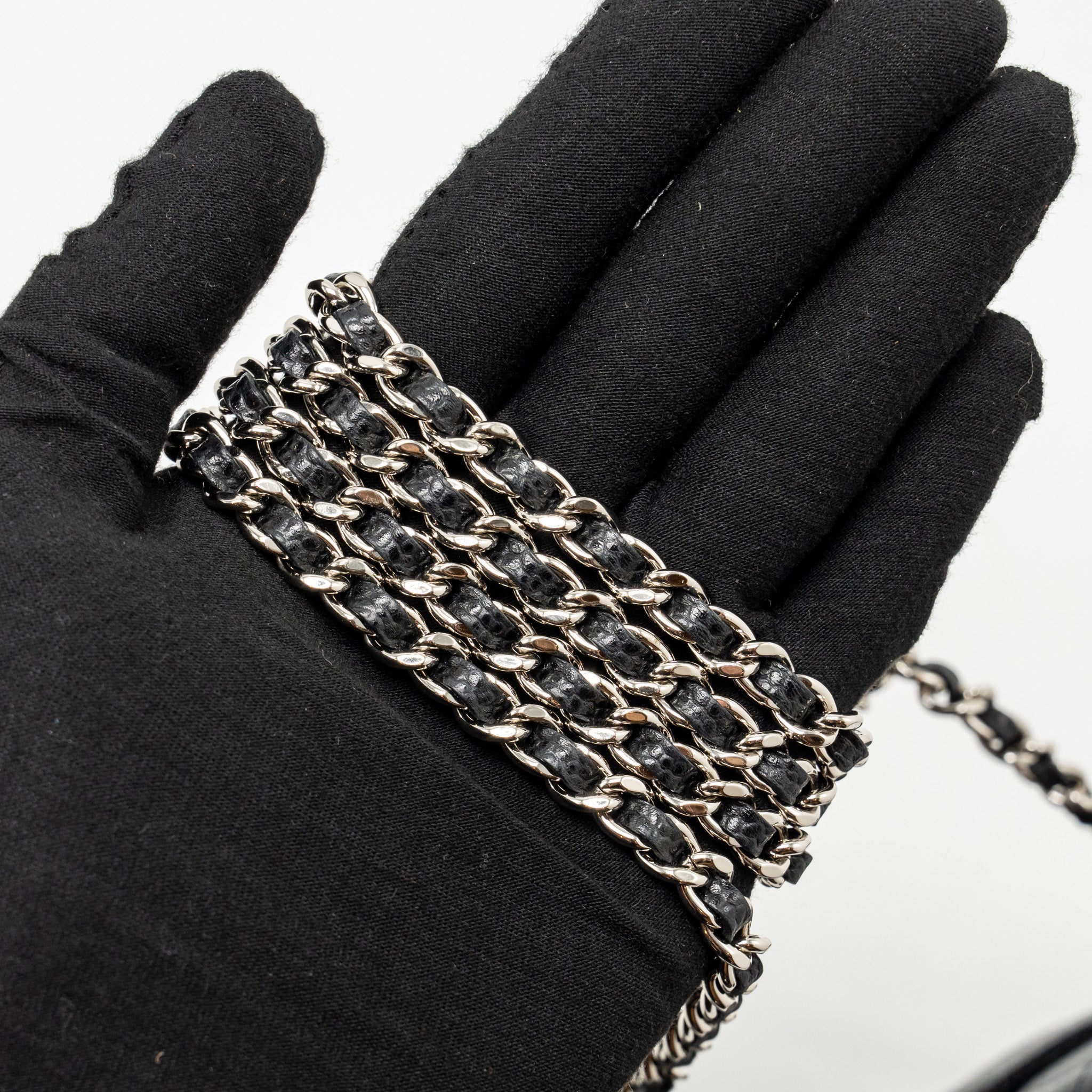 chanel-classic-wallet-on-chain-caviar-black-shw-microchip-9