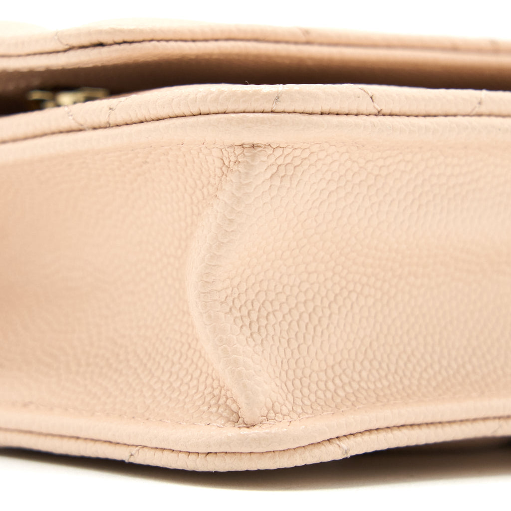 chanel-classic-wallet-on-chain-caviar-light-pink-lghw-microchip
