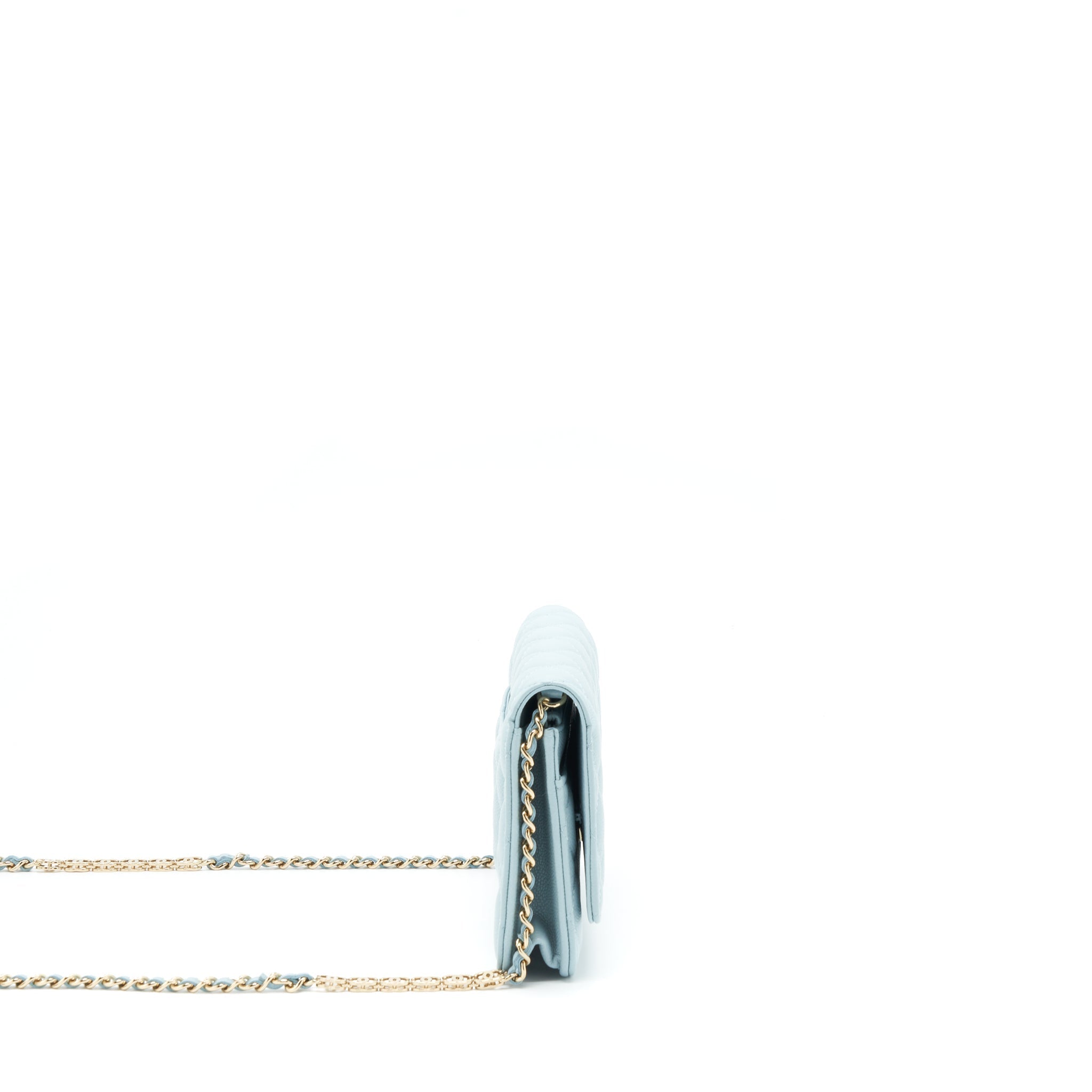 chanel-22p-wallet-on-chain-with-cc-logo-chain-caviar-light-blue-lghw