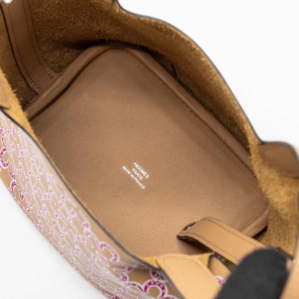 hermes-lucky-daisy-micro-picotin-swift-leather-chai-rose-blanc-chai-shw-stamp-u