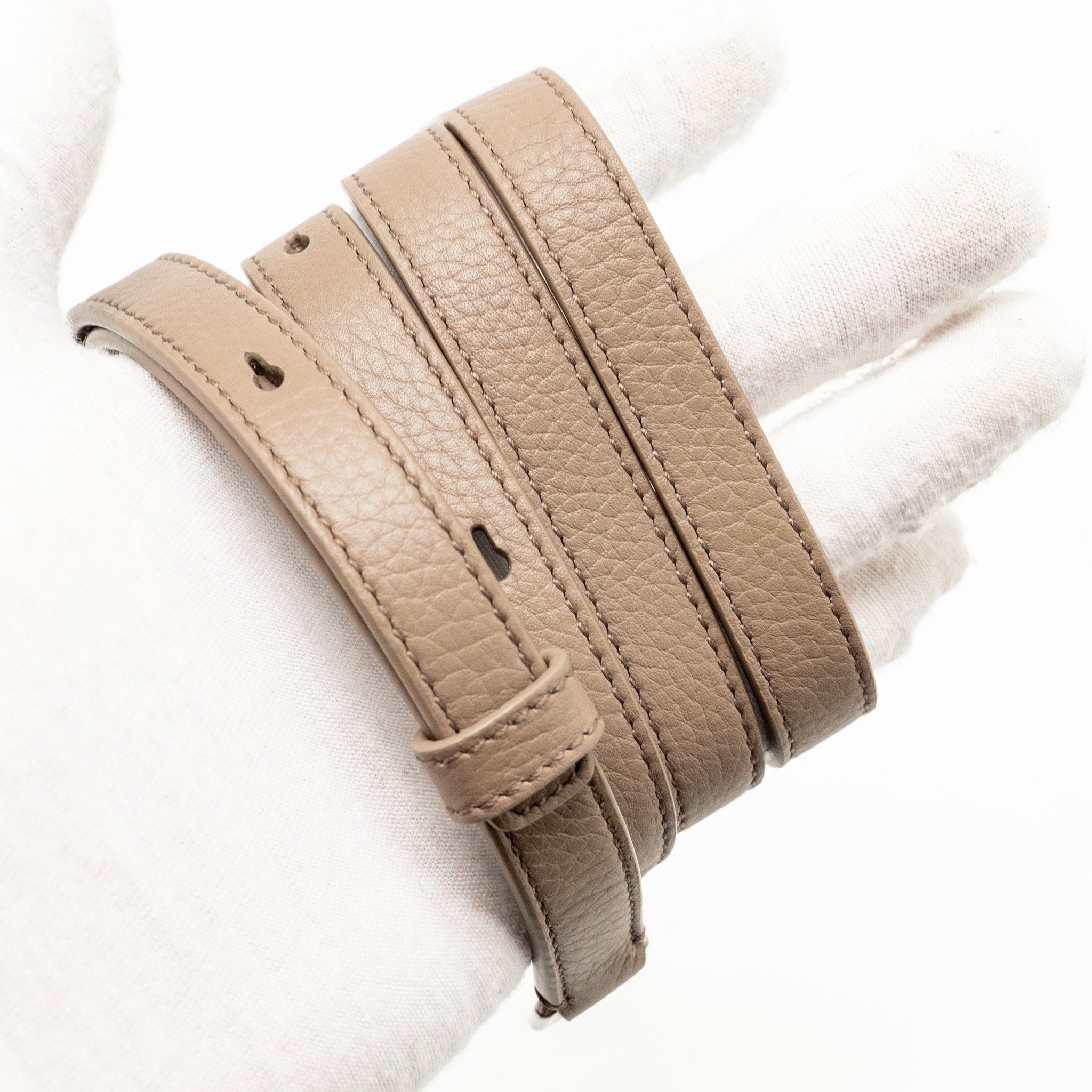 loro-piana-extra-pocket-l19-grained-calfskin-warm-mastic-shw