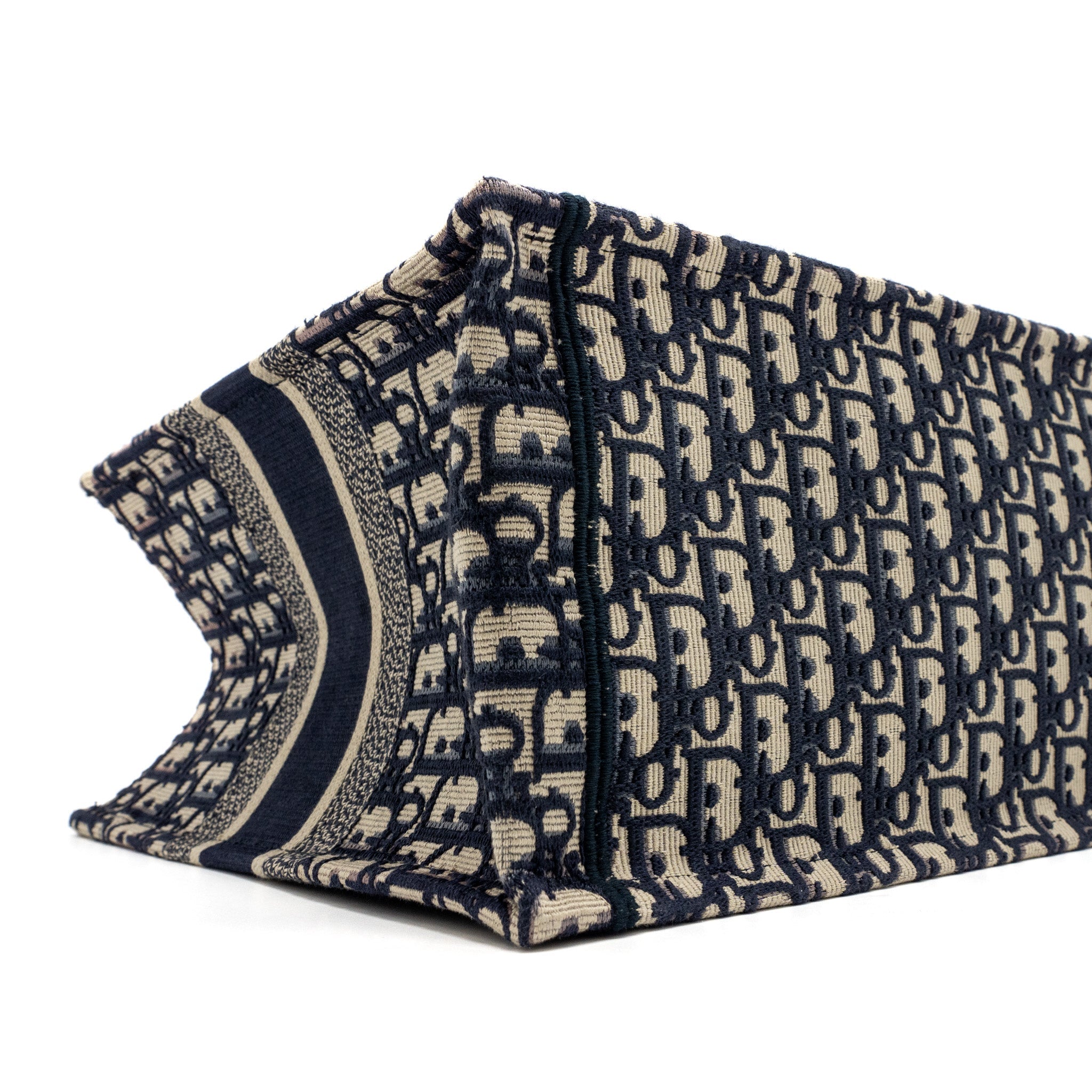 dior-medium-book-tote-blue-dior-oblique-embroidery-1