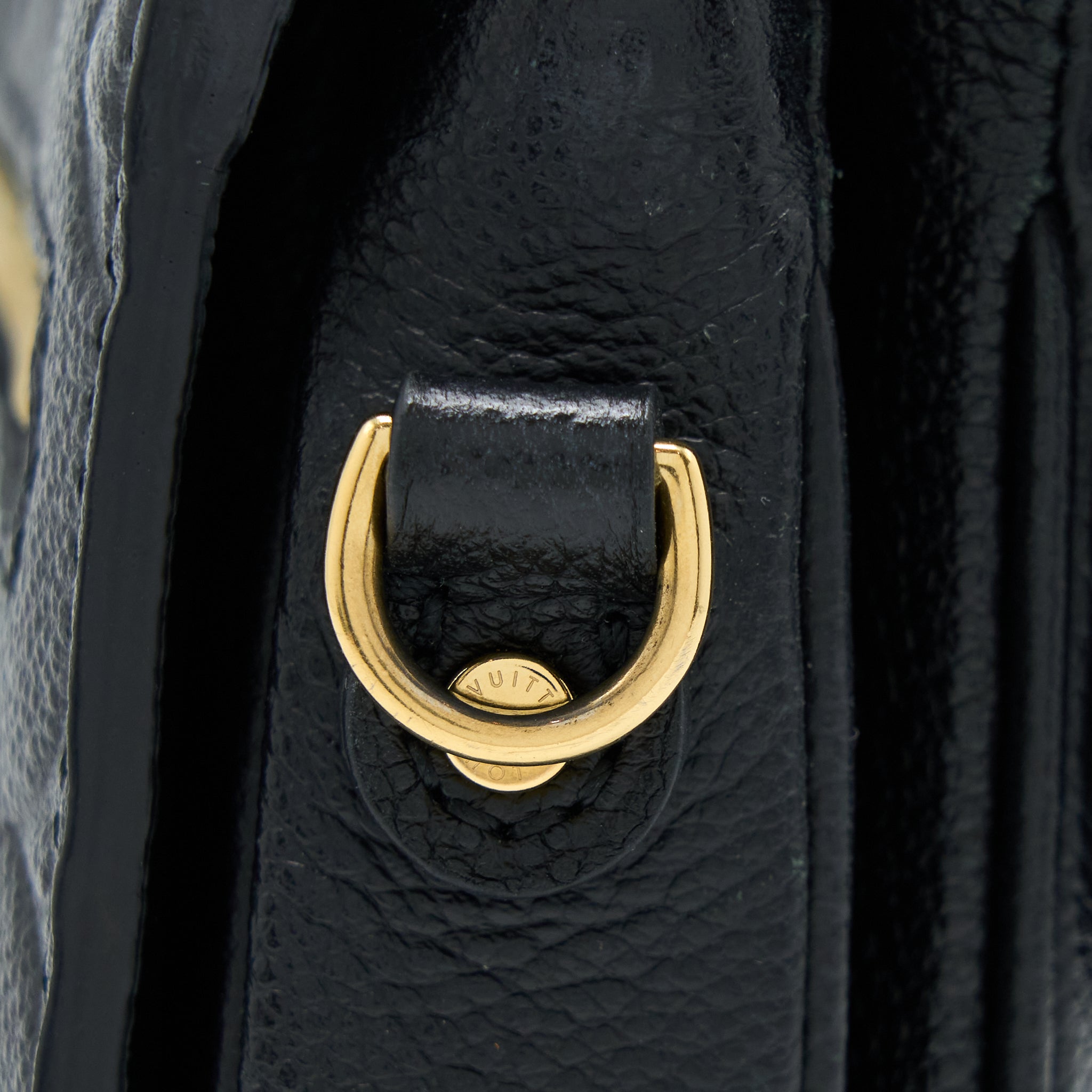 louis-vuitton-pochette-metis-monogram-empreinte-black-ghw-3