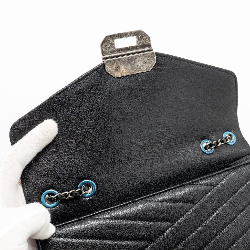 chanel-envelop-metal-plate-flap-bag-chevron-calfskin-black-navy-ruthenium-silver-hardware-copy