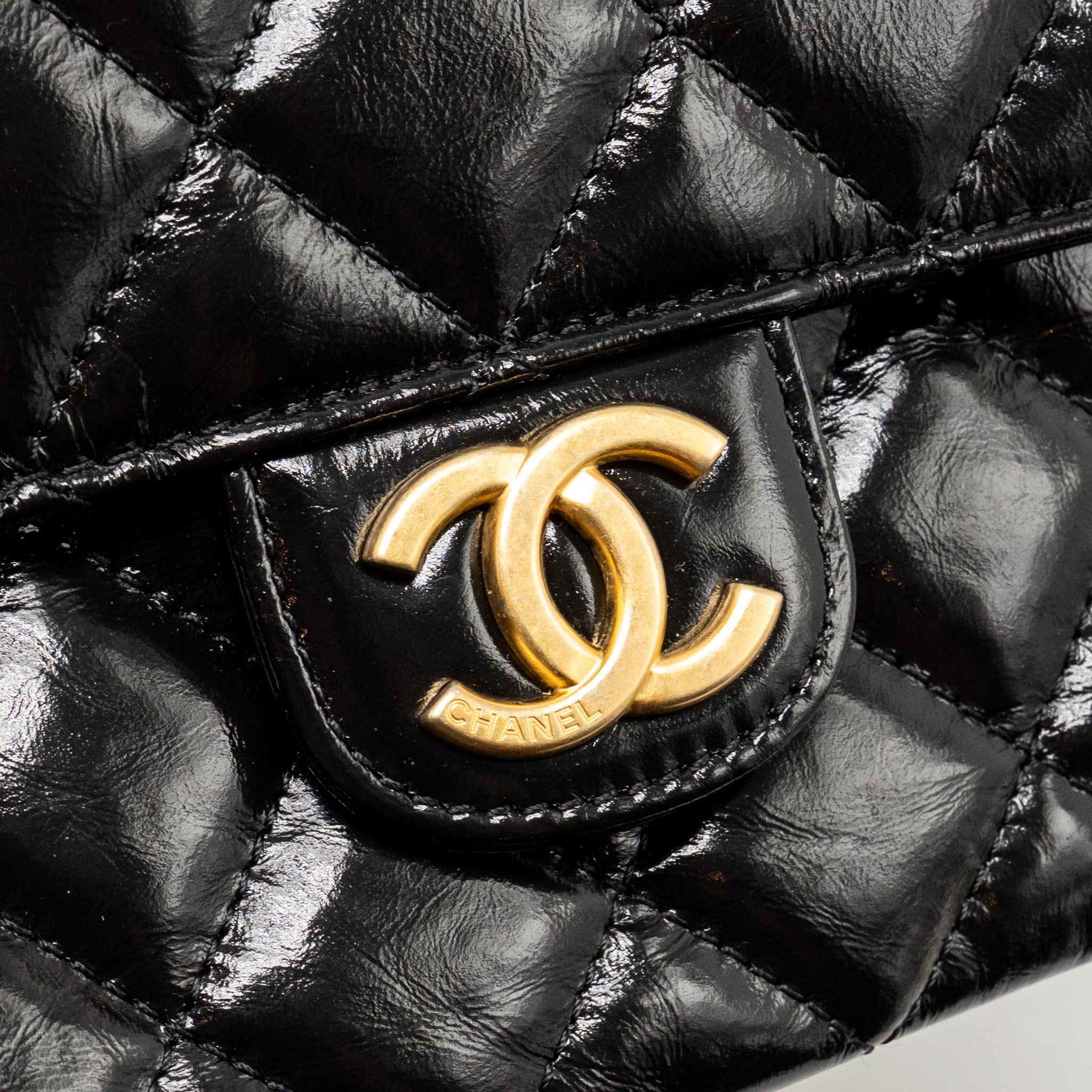 chanel-23c-hobo-black-shiny