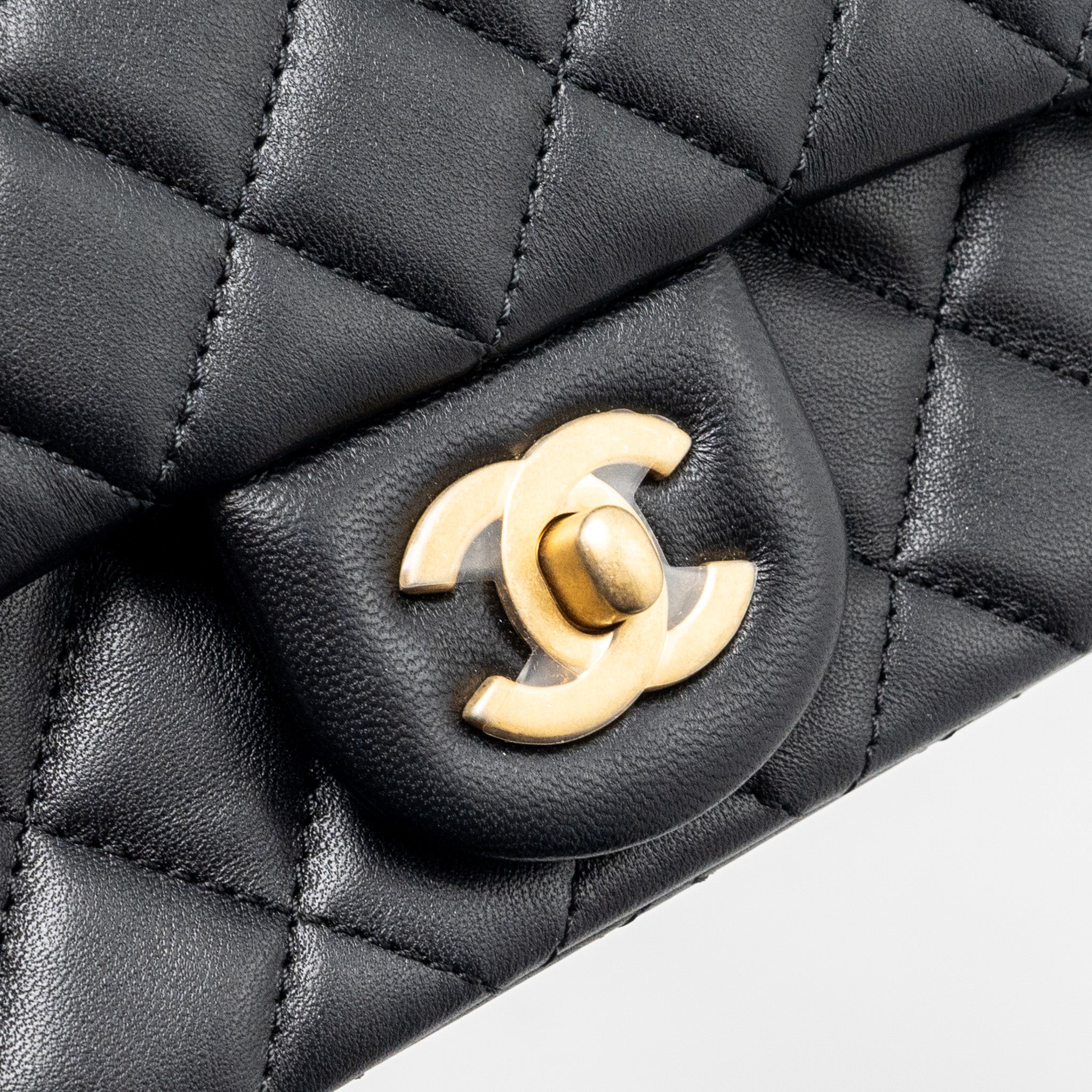 chanel-pearl-crush-mini-rectangular-flap-bag-lambskin-black-ghwmicrochip