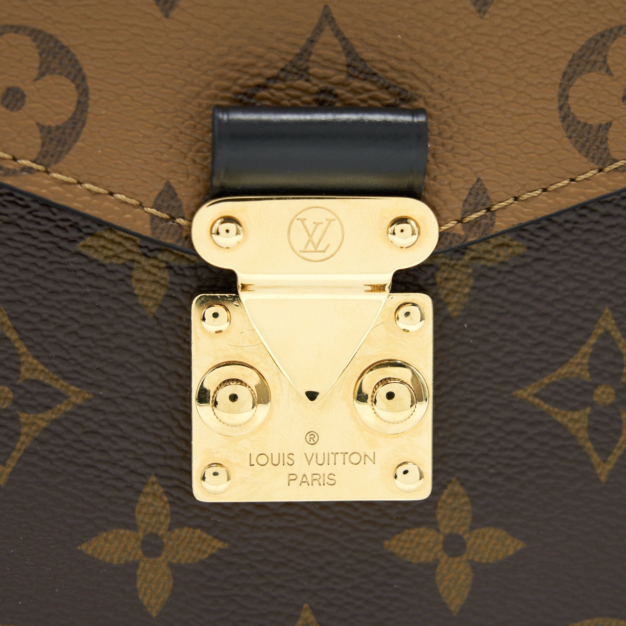 louis-vuitton-pochette-metis-monogram-reverse-canvas-2