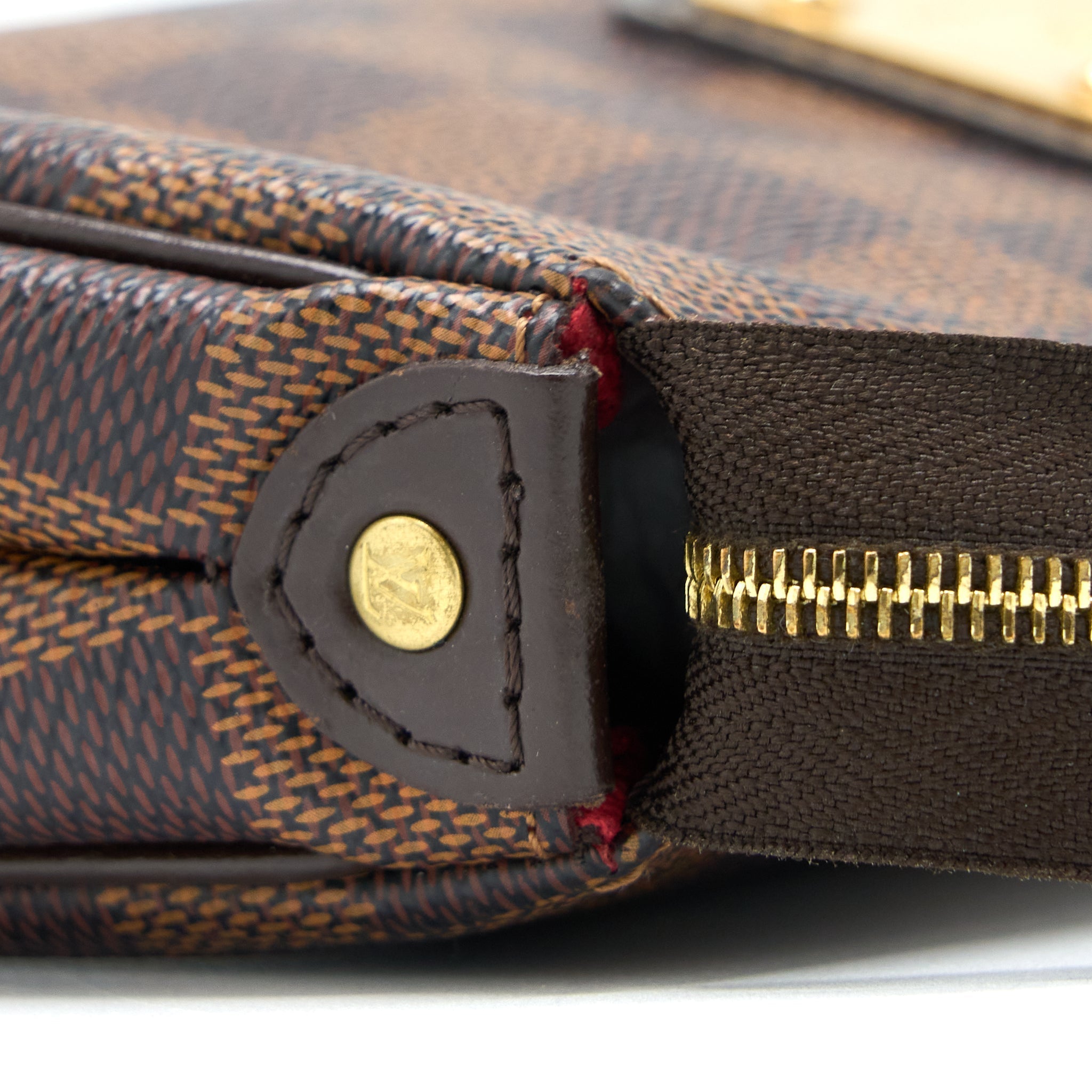 louis-vuitton-eva-clutch-damier-ebene-ghw