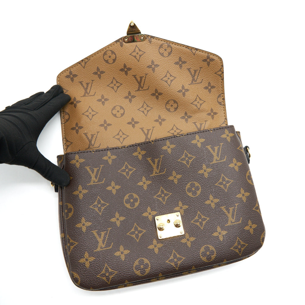 louis-vuitton-pochette-metis-monogram-reverse-canvas-1