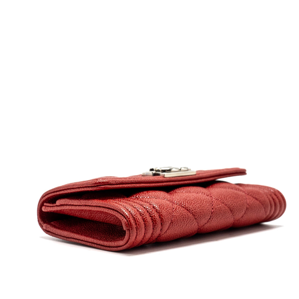 chanel-boy-flap-card-holder-caviar-red-shw