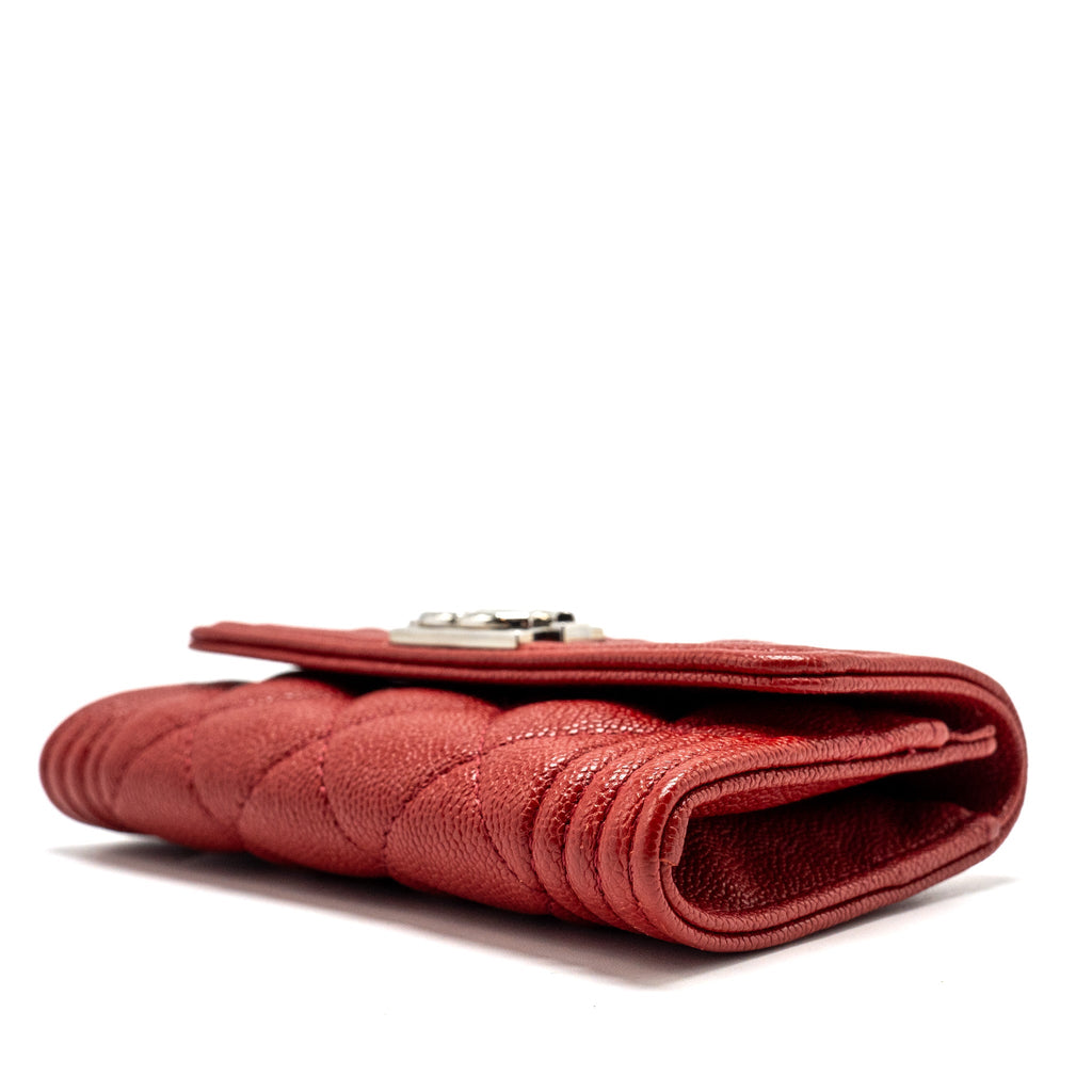 chanel-boy-flap-card-holder-caviar-red-shw