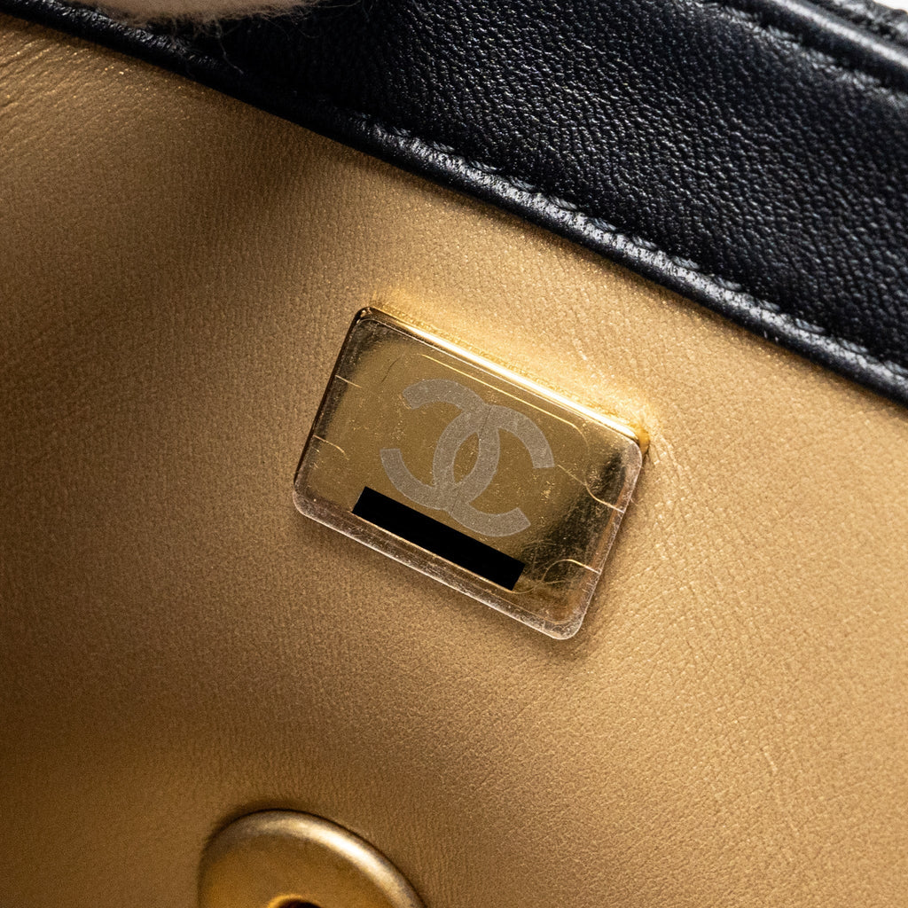 chanel-pearl-crush-mini-rectangular-flap-bag-lambskin-black-ghwmicrochip