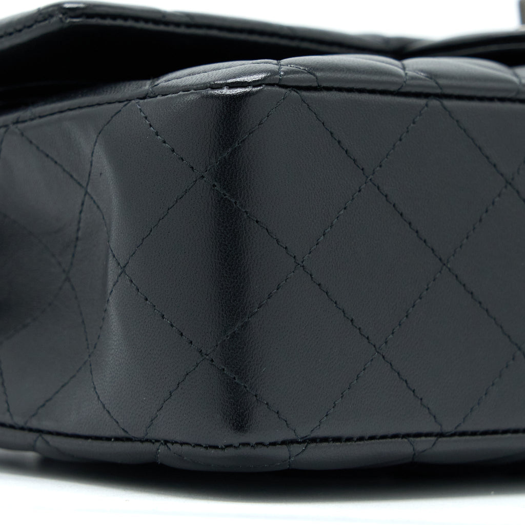 chanel-medium-classic-double-flap-bag-lambskin-so-black-microchip
