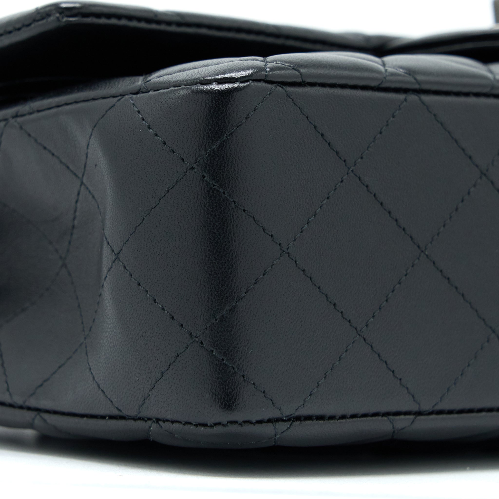 chanel-medium-classic-double-flap-bag-lambskin-so-black-microchip