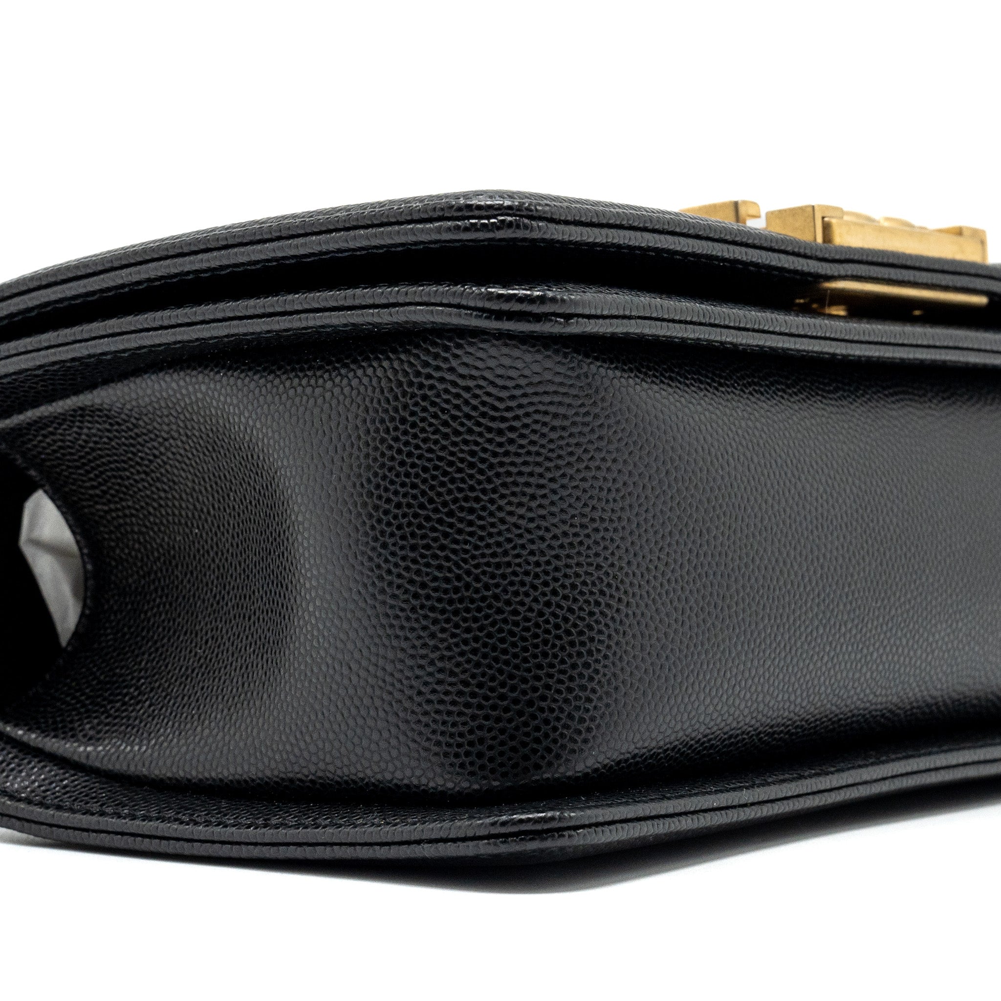 chanel-small-boy-bag-caviar-black-ghwmicrochip