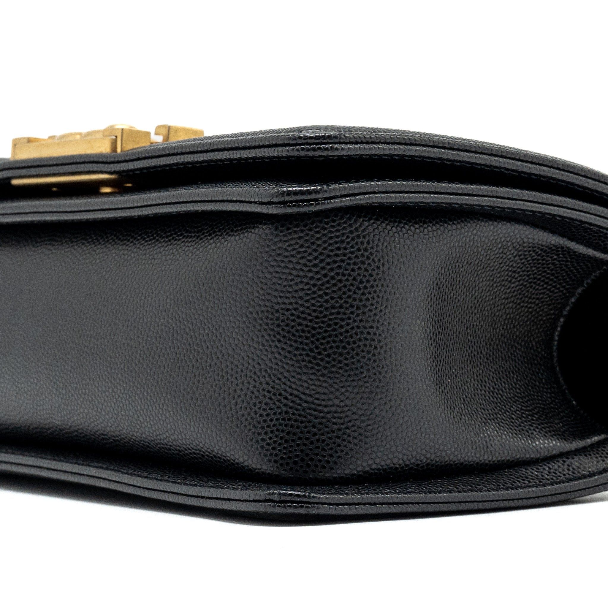 chanel-small-boy-bag-caviar-black-ghwmicrochip