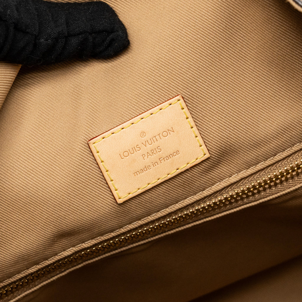 louis-vuitton-coussin-pm-lambskin-black-ghw-copy-1