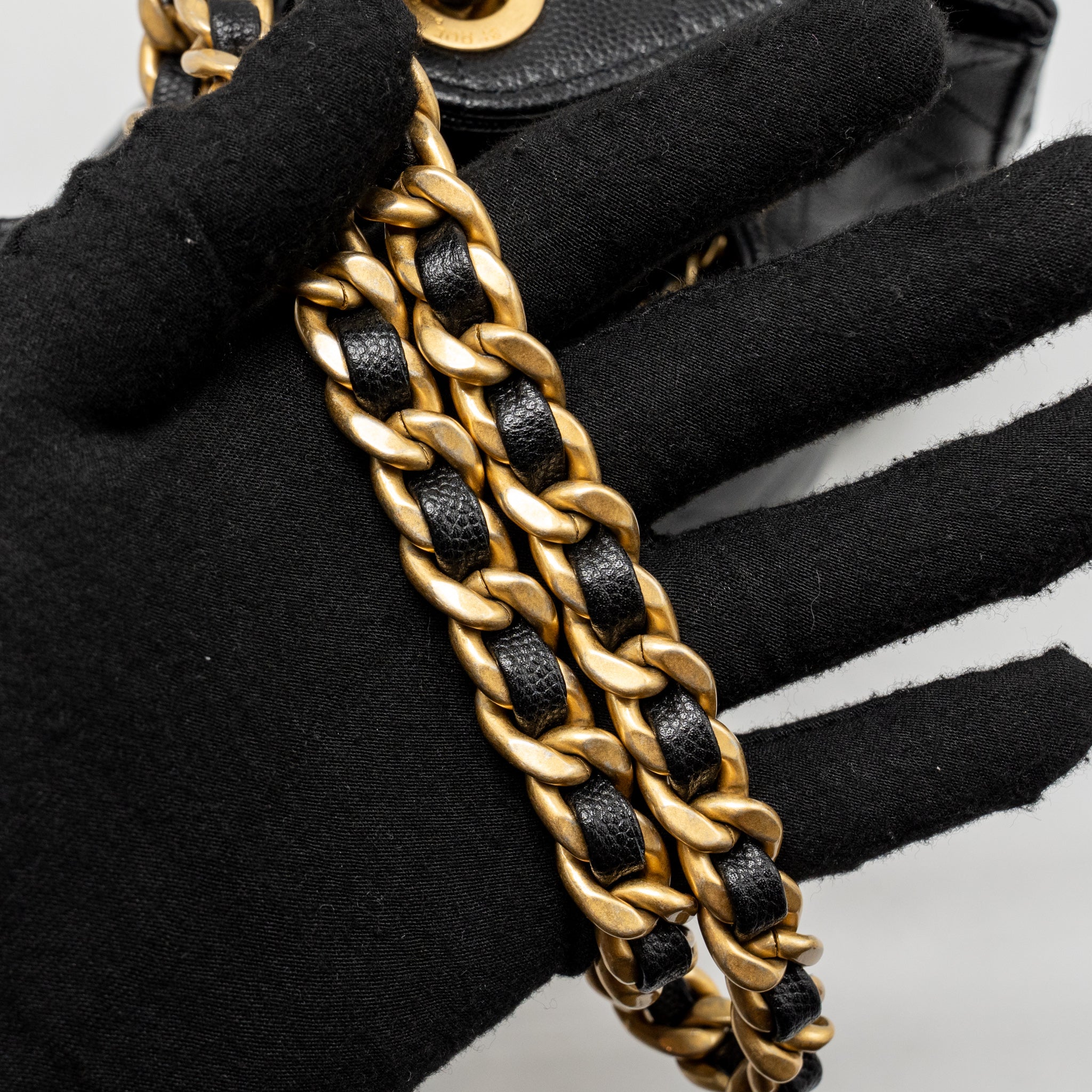 chanel-25-bag-black